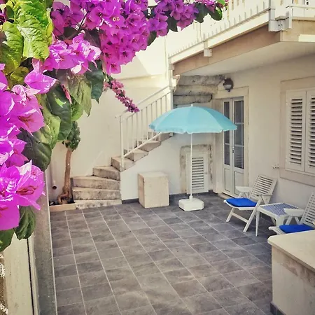 Apartment Ruzicin Dvor Povlja (Brac)