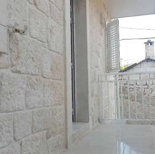 Ruzicin Dvor Povlja (Brac)