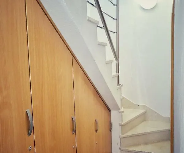 Ruzicin Dvor Apartament Povlja (Brac)