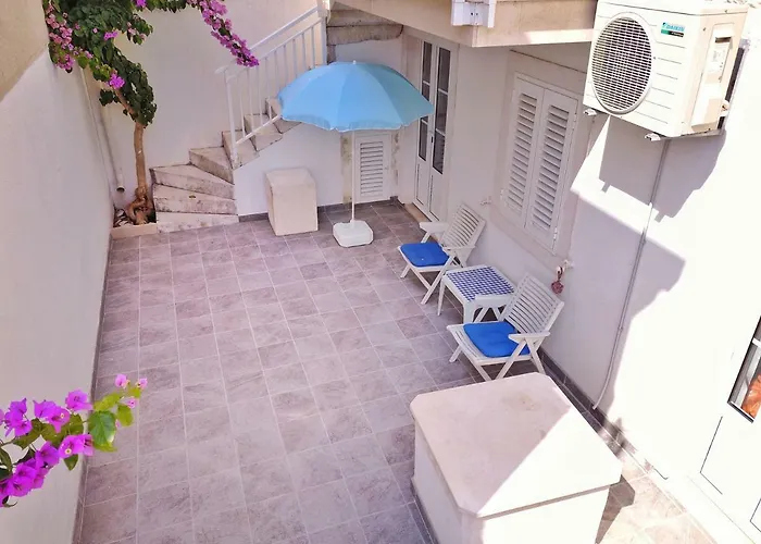 Ruzicin Dvor * Povlja (Brac)