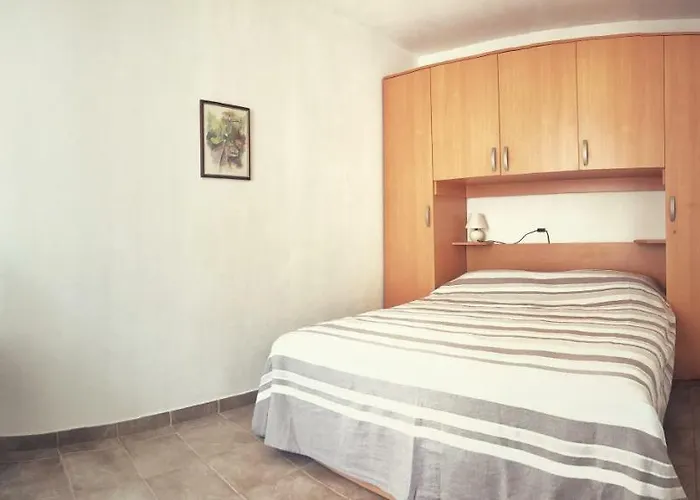 Ruzicin Dvor Apartament Povlja (Brac)